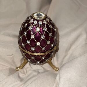 Collector egg collectible jewelry case with diamonds gold and burgundy